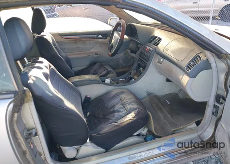 2001 Mercedes-Benz Clk 320 из США, поврежденный, VIN WDBLK65G81T063412